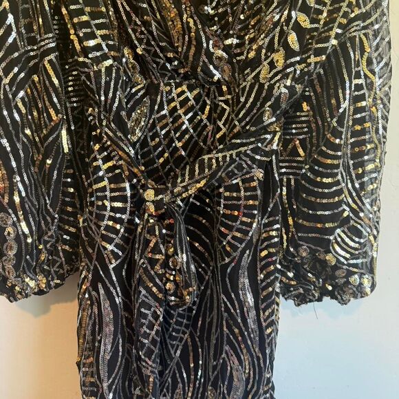 NWOT Fabriesty black and gold sequin wrap dress. Size 1x - Picture 4 of 8